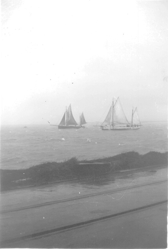 Snapshot - Fishing Boats' Race
